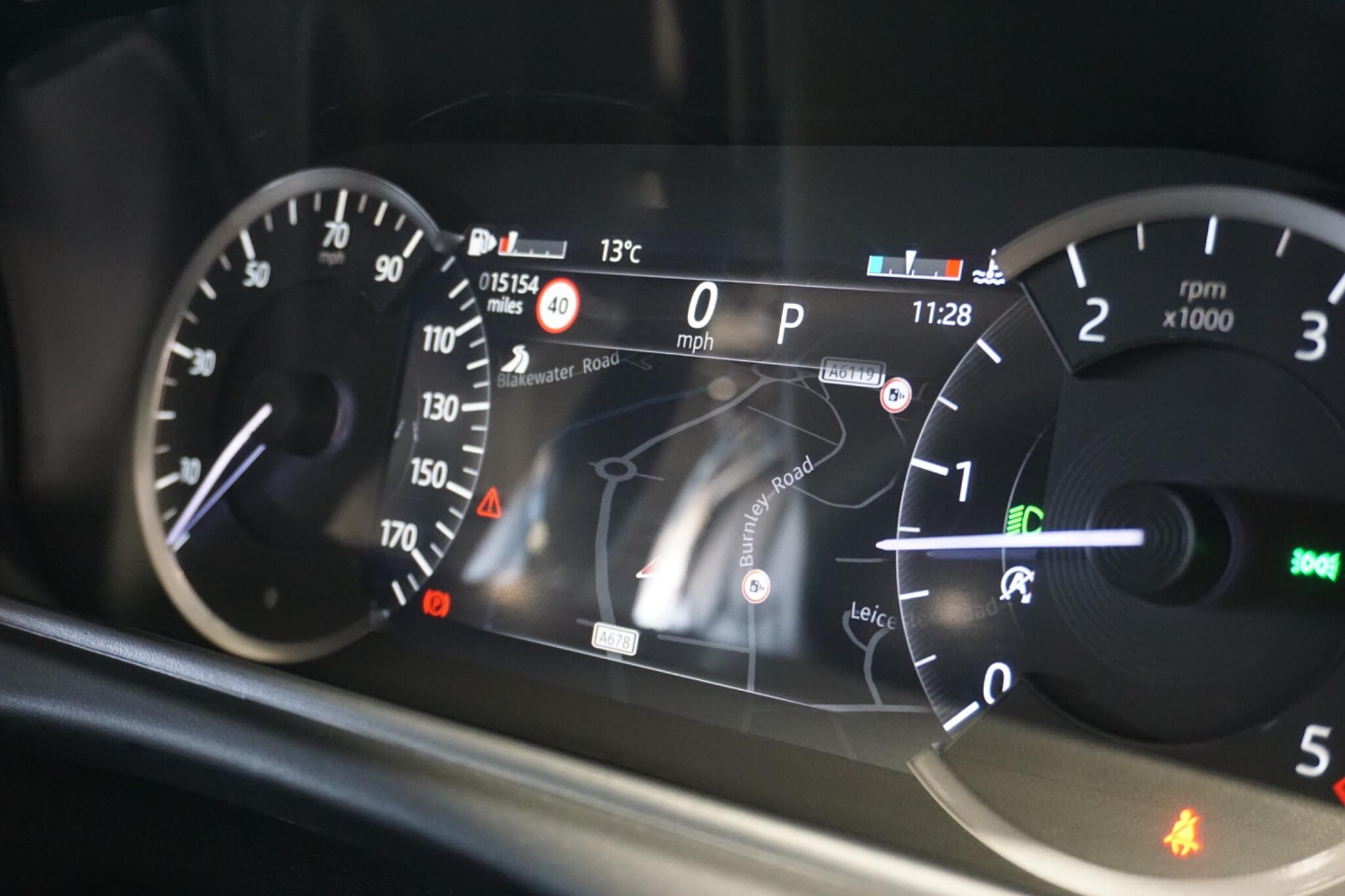 Land Rover Range Rover Velar 3.0 D300 MHEV R-Dynamic SE SUV 5dr Diesel Auto 4WD Euro 6 (s/s) (300 ps)